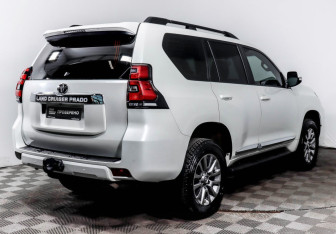 Подержанный автомобиль Toyota Land Cruiser Prado 2021 года (4 фото)