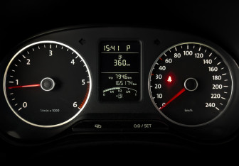 Подержанный автомобиль Volkswagen Amarok 2013 года (14 фото)