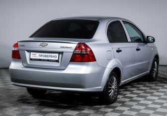 Подержанный автомобиль Chevrolet Aveo Sedan 2010 года (5 фото)