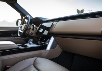 Подержанный автомобиль Land Rover Range Rover 2024 года (11 фото)