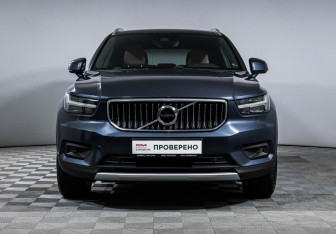 Подержанный автомобиль Volvo XC40 2019 года (2 фото)