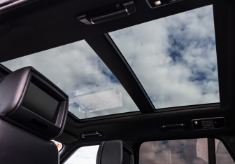 Подержанный автомобиль Land Rover Range Rover 2018 года (20 фото)