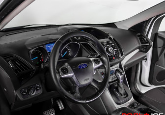 Подержанный автомобиль Ford Kuga 2014 года (11 фото)