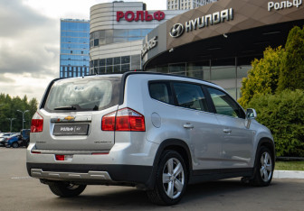Подержанный автомобиль Chevrolet Orlando 2012 года (4 фото)