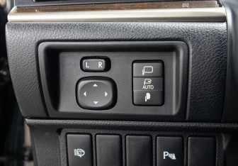 Подержанный автомобиль Lexus ES 2014 года (19 фото)