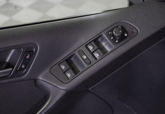 Подержанный автомобиль Volkswagen Tiguan 2013 года (16 фото)