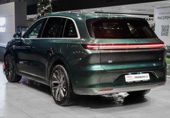 Подержанный автомобиль LiXiang L6 2024 года (6 фото)