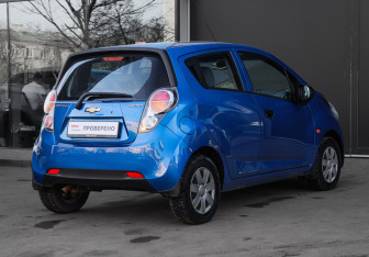 Подержанный автомобиль Chevrolet Spark 2011 года (4 фото)