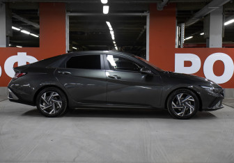 Подержанный автомобиль Hyundai Elantra Sedan 2024 года (4 фото)