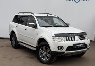 Подержанный автомобиль Mitsubishi Pajero Sport 2012 года (3 фото)