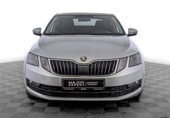 Подержанный автомобиль Skoda Octavia Liftback 2019 года (2 фото)