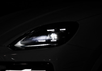Подержанный автомобиль Porsche Cayenne 2024 года (27 фото)