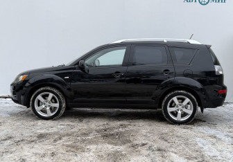 Подержанный автомобиль Mitsubishi Outlander 2008 года (8 фото)