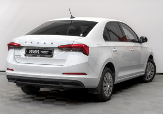Подержанный автомобиль Skoda Rapid Liftback 2021 года (5 фото)
