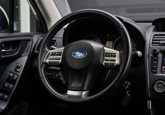 Подержанный автомобиль Subaru Forester Suv 2014 года (11 фото)
