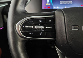 Подержанный автомобиль Omoda C5 2023 года (14 фото)