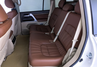 Подержанный автомобиль Toyota Land Cruiser Suv 2021 года (18 фото)