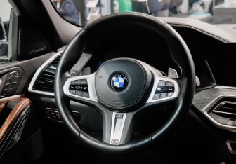 Подержанный автомобиль BMW X6 2020 года (11 фото)
