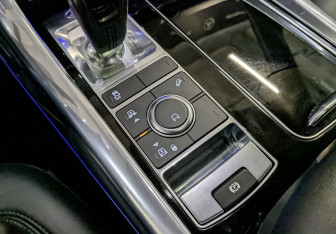 Подержанный автомобиль Land Rover Range Rover Sport 2021 года (26 фото)