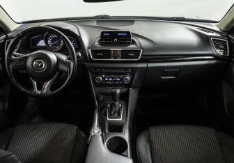 Подержанный автомобиль Mazda 3 Hatchback 2013 года (11 фото)