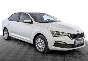 Подержанный автомобиль Skoda Rapid Liftback 2022 года (3 фото)