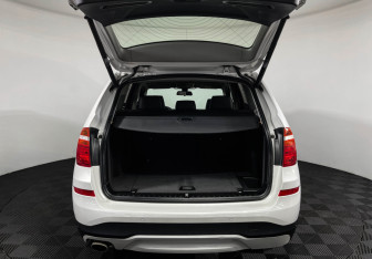 Подержанный автомобиль BMW X3 2017 года (9 фото)