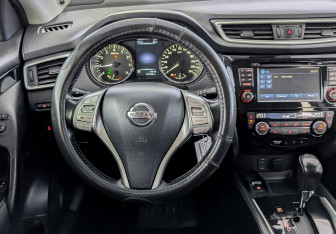 Подержанный автомобиль Nissan Qashqai 2014 года (21 фото)