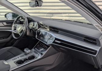 Подержанный автомобиль Audi A6 Sedan 2020 года (11 фото)