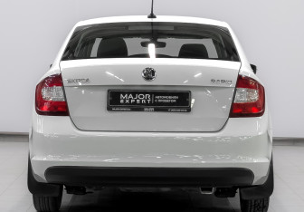 Подержанный автомобиль Skoda Rapid Liftback 2019 года (6 фото)