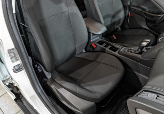 Подержанный автомобиль Ford Focus Hatchback 2018 года (23 фото)