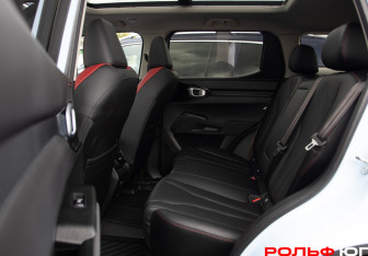 Подержанный автомобиль Haval H3 2024 года (8 фото)