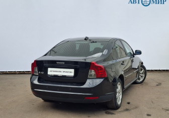 Подержанный автомобиль Volvo S40 2007 года (5 фото)