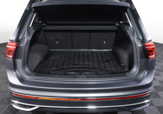 Подержанный автомобиль Volkswagen Tiguan 2021 года (9 фото)