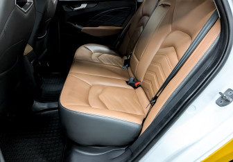 Подержанный автомобиль Kaiyi E5 2024 года (12 фото)