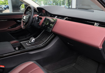 Подержанный автомобиль Land Rover Range Rover Evoque 2024 года (9 фото)