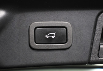 Подержанный автомобиль Land Rover Range Rover Velar 2018 года (38 фото)