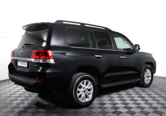 Подержанный автомобиль Toyota Land Cruiser Suv 2018 года (5 фото)