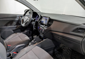 Подержанный автомобиль Hyundai Solaris Sedan 2021 года (11 фото)