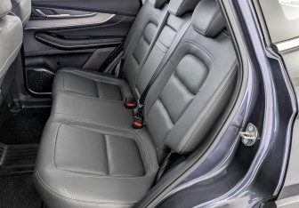 Подержанный автомобиль Exeed LX 2022 года (12 фото)