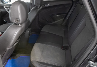 Подержанный автомобиль Opel Astra Hatchback 2010 года (10 фото)