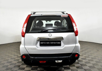 Подержанный автомобиль Nissan X-Trail 2012 года (4 фото)