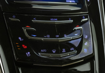 Подержанный автомобиль Cadillac Escalade Suv 2016 года (19 фото)