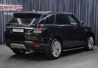 Подержанный автомобиль Land Rover Range Rover Sport 2017 года (9 фото)