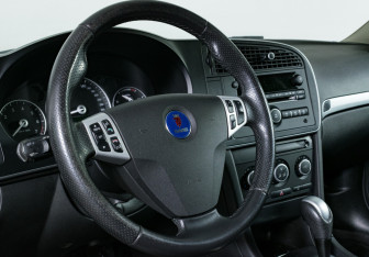 Подержанный автомобиль Saab 9-3 Sedan 2008 года (14 фото)
