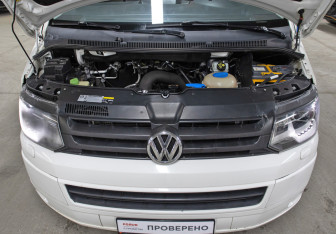 Подержанный автомобиль Volkswagen Caravelle 2012 года (9 фото)