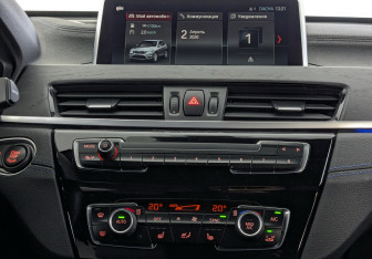 Подержанный автомобиль BMW X1 2021 года (15 фото)