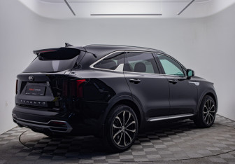 Подержанный автомобиль Kia Sorento 2020 года (5 фото)