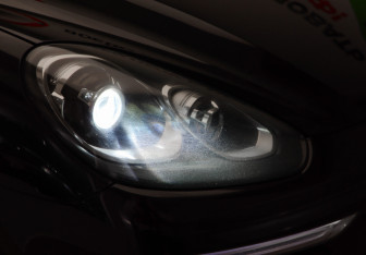 Подержанный автомобиль Porsche Cayenne 2015 года (27 фото)