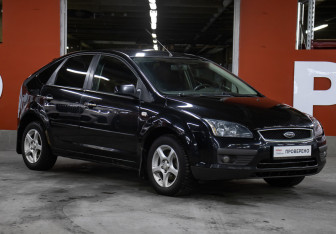 Подержанный автомобиль Ford Focus Hatchback 2007 года (3 фото)