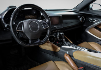 Подержанный автомобиль Chevrolet Camaro Convertible 2019 года (14 фото)